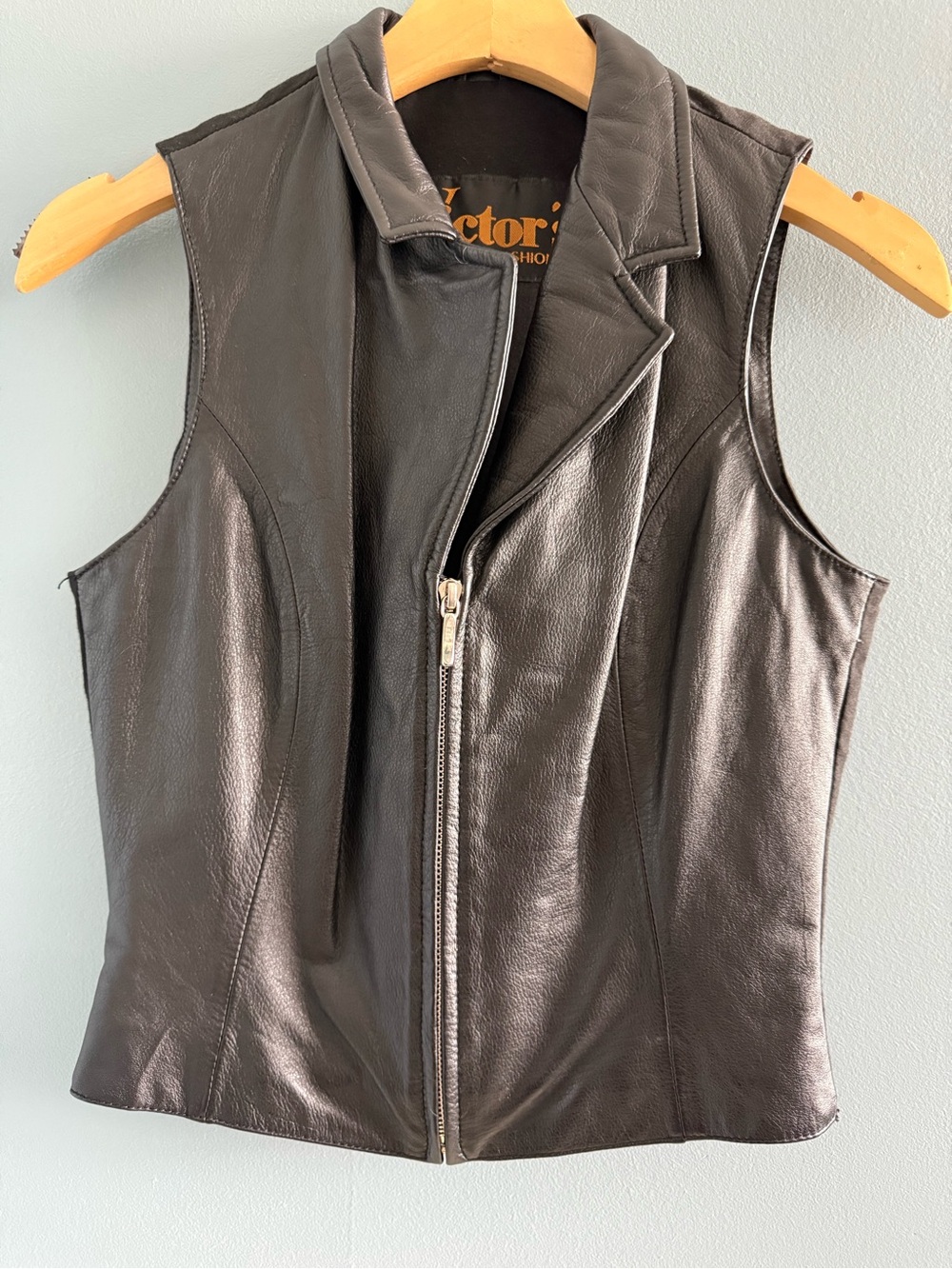 Victors Leather Fashions Women’s Full Zip Riding Vest